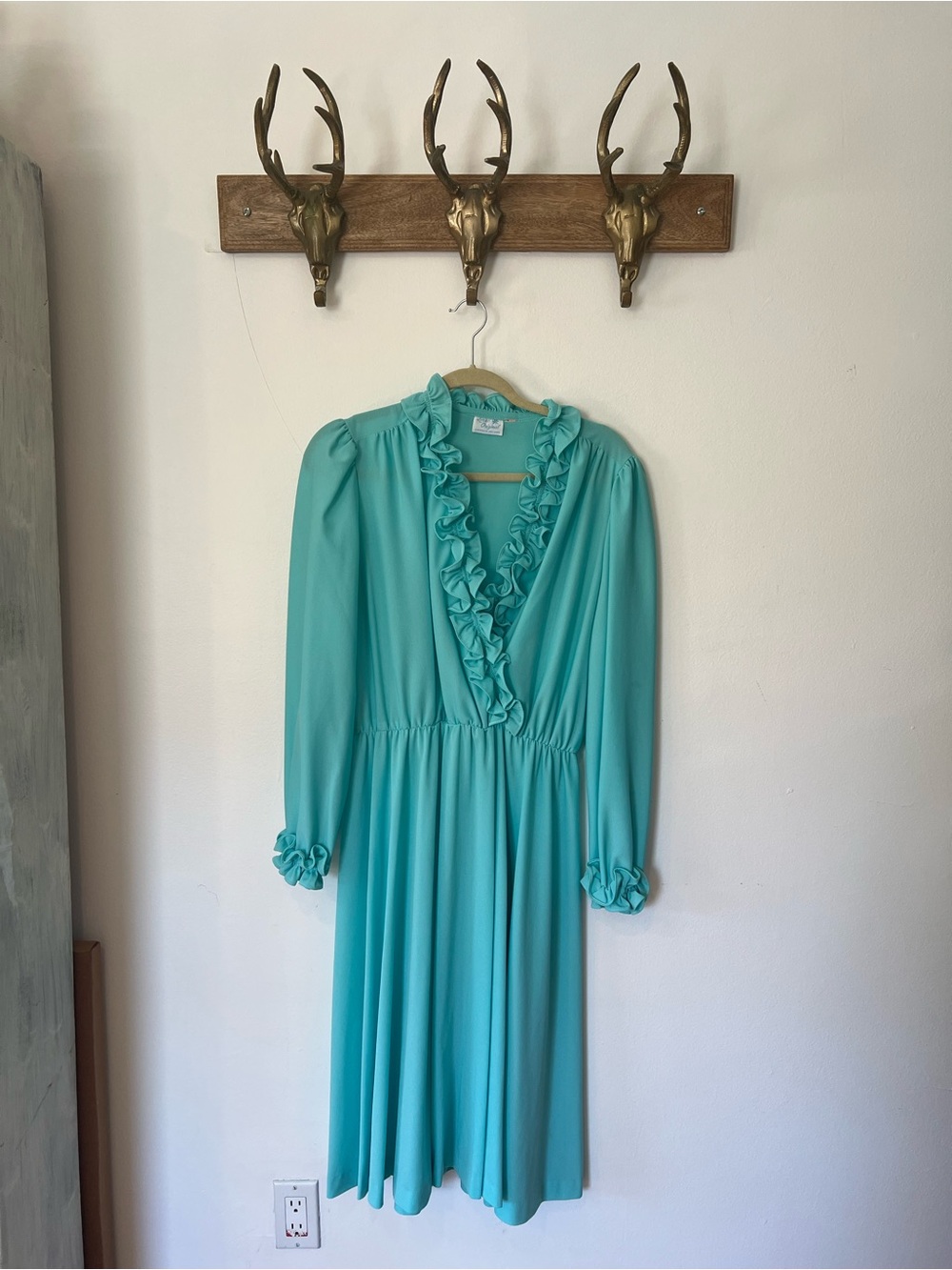 Vintage mint dress with ruffles galore!